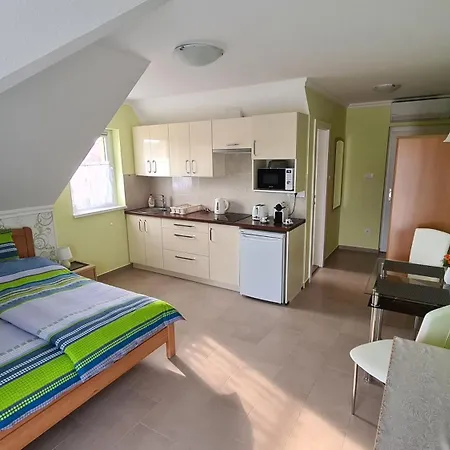 Csalogany Apartmán *