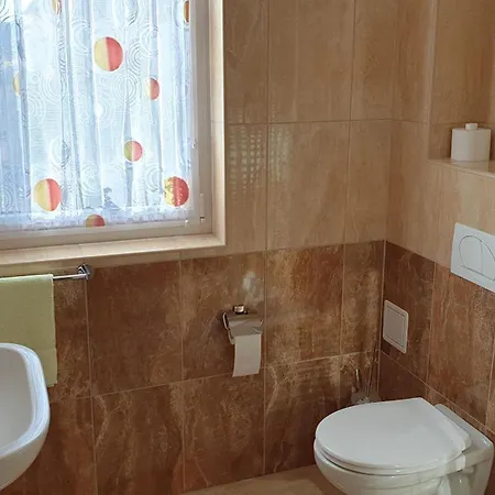 Csalogany Apartmán *